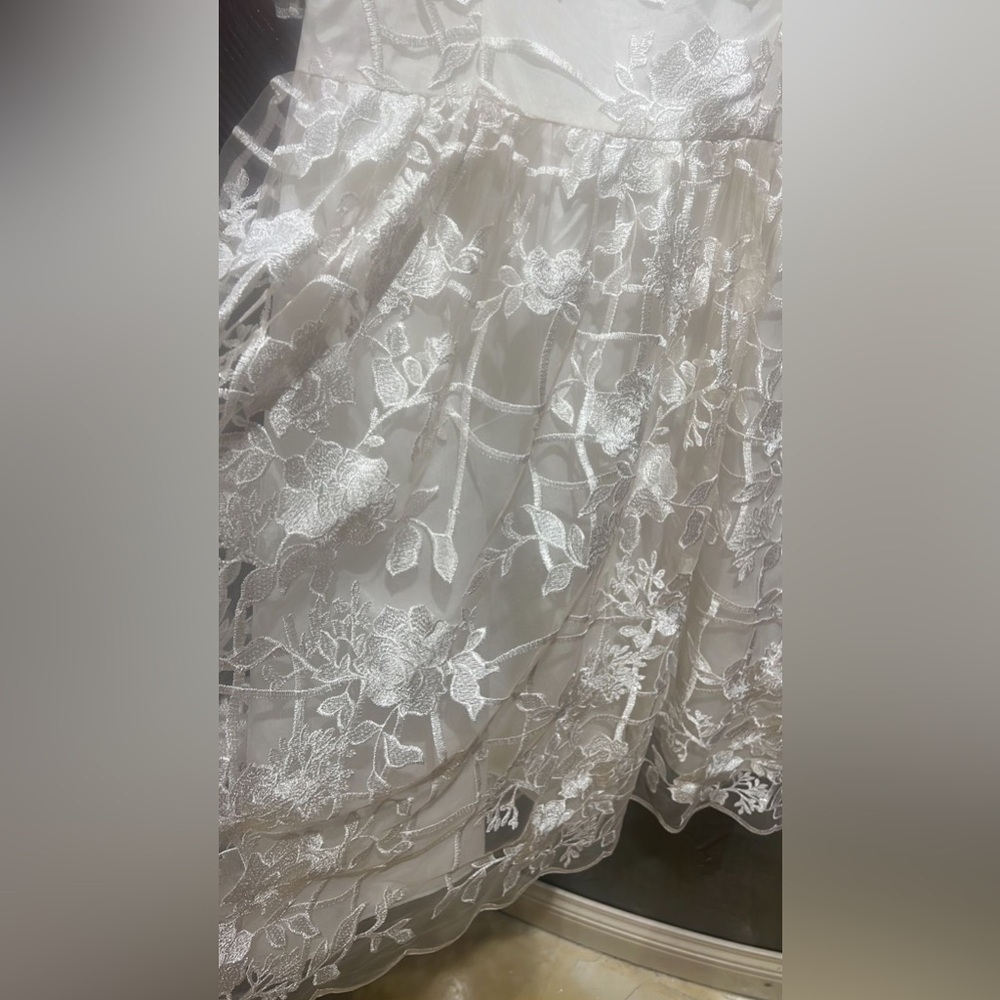 NWT ADRIANNA PAPELL Elegant White Lace Dress SIZE 8 - Picture 4 of 9